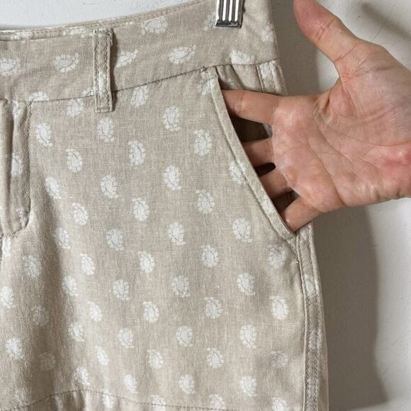 Old Navy Women's Chino Shorts 6 Linen Blend Beige & White Paisley Print Summer - Picture 2 of 7